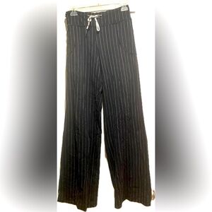 LuluLemon black & white pinstripe wide leg drawstring pants joggers 12